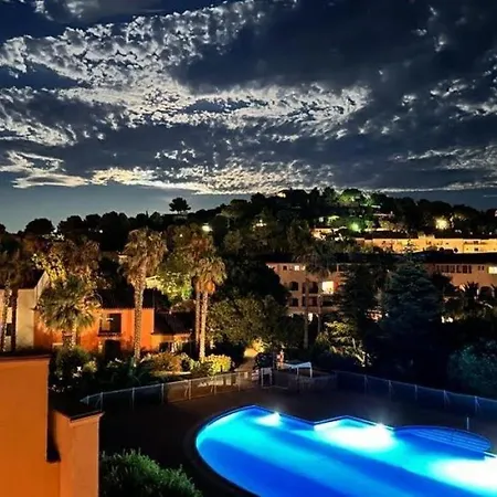 Large Open-sky Terrace In A High-end * Cavalaire-sur-Mer