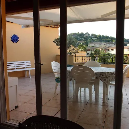 Large Open-sky Terrace In A High-end Apartamento Cavalaire-sur-Mer